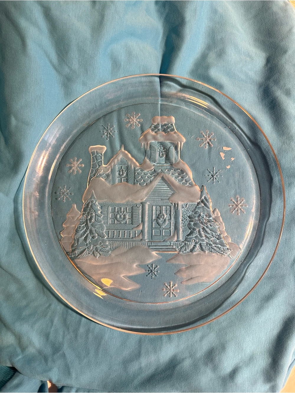 ARCOROC FRANCE Clear Glass Holiday Cottage Decorative Plate - White Snow Detail